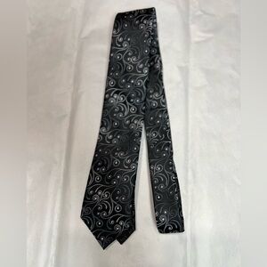 JF J.Ferrar Black and Gray Floral Tie
